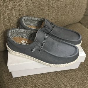 NEW Fran Willor men’s slip on lightweight loafers sz 9